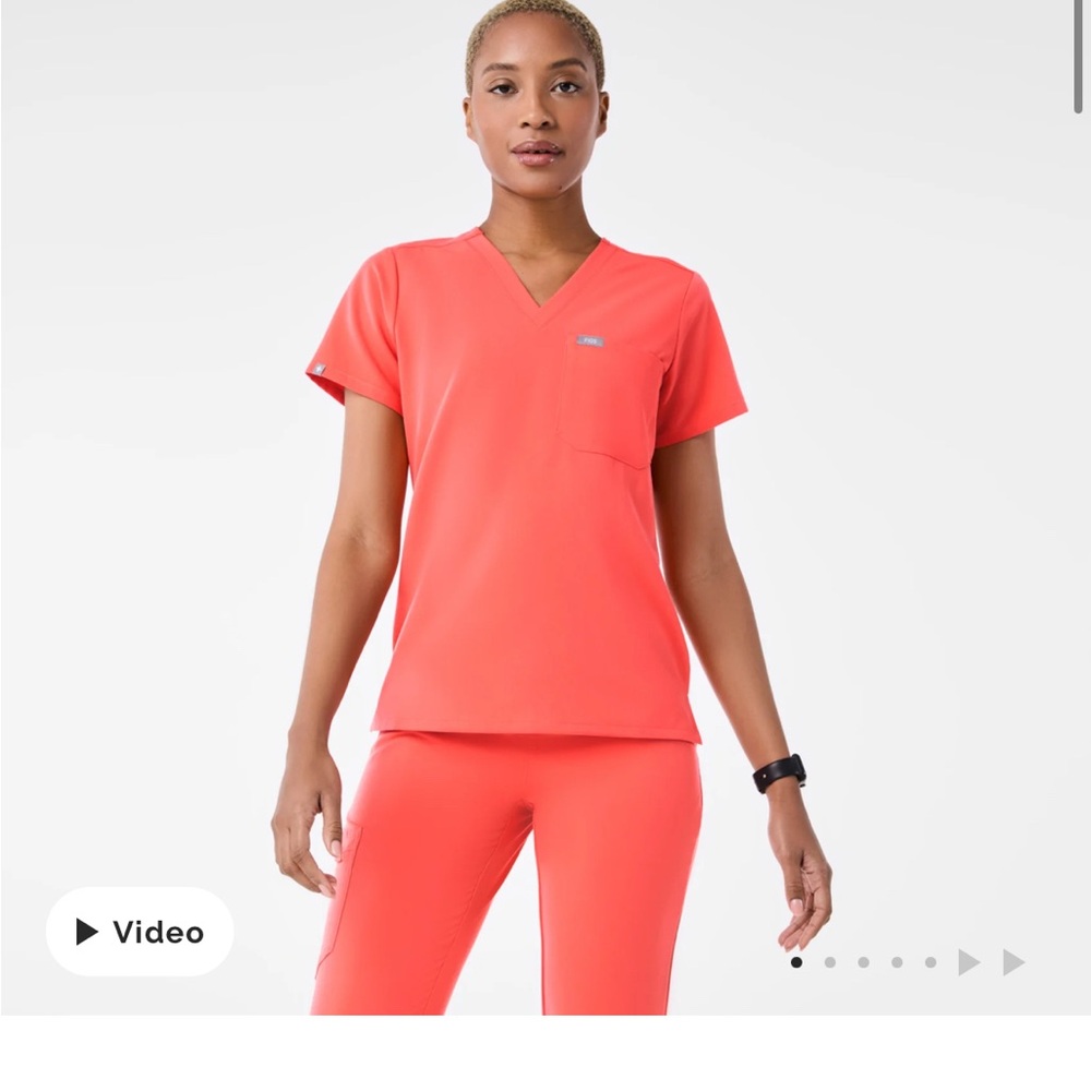 Figs Coral scrub top